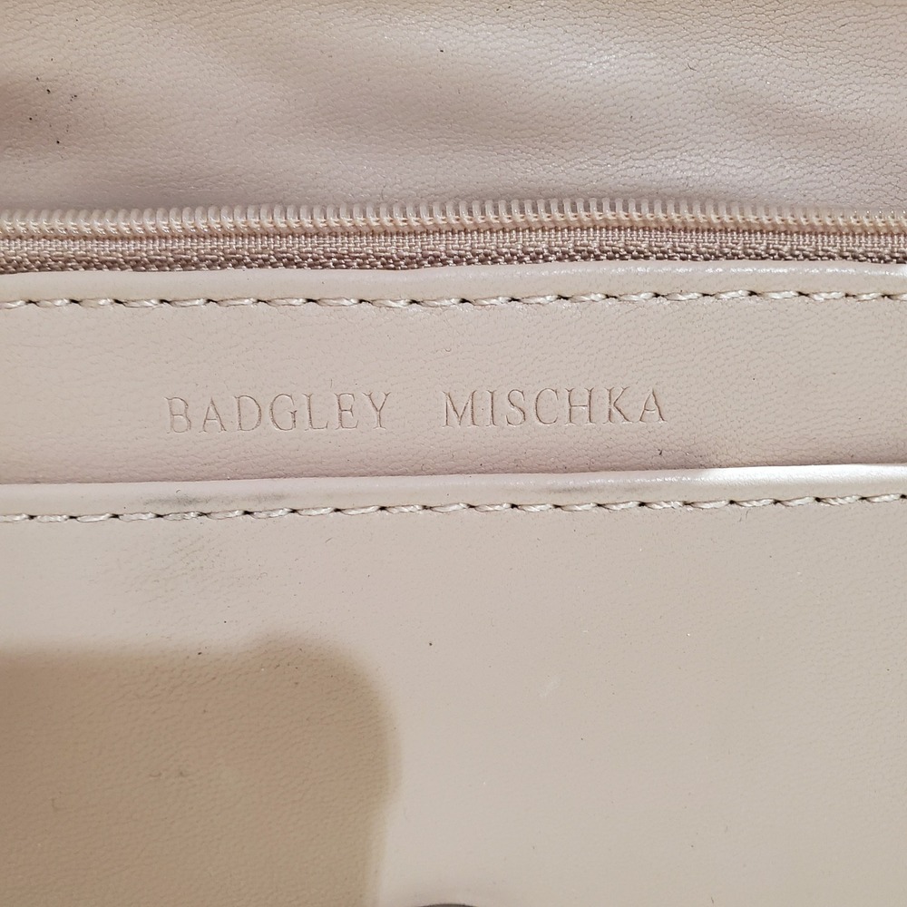 Badgley Mischka Pink Quilted Faux Leather Pearl Embellished Chain Crossbody - Picture 3 of 9
